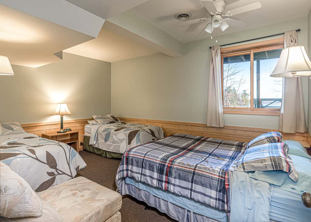 Pinewood Cabin, Resort, Lake, Beach, Kayaks & More