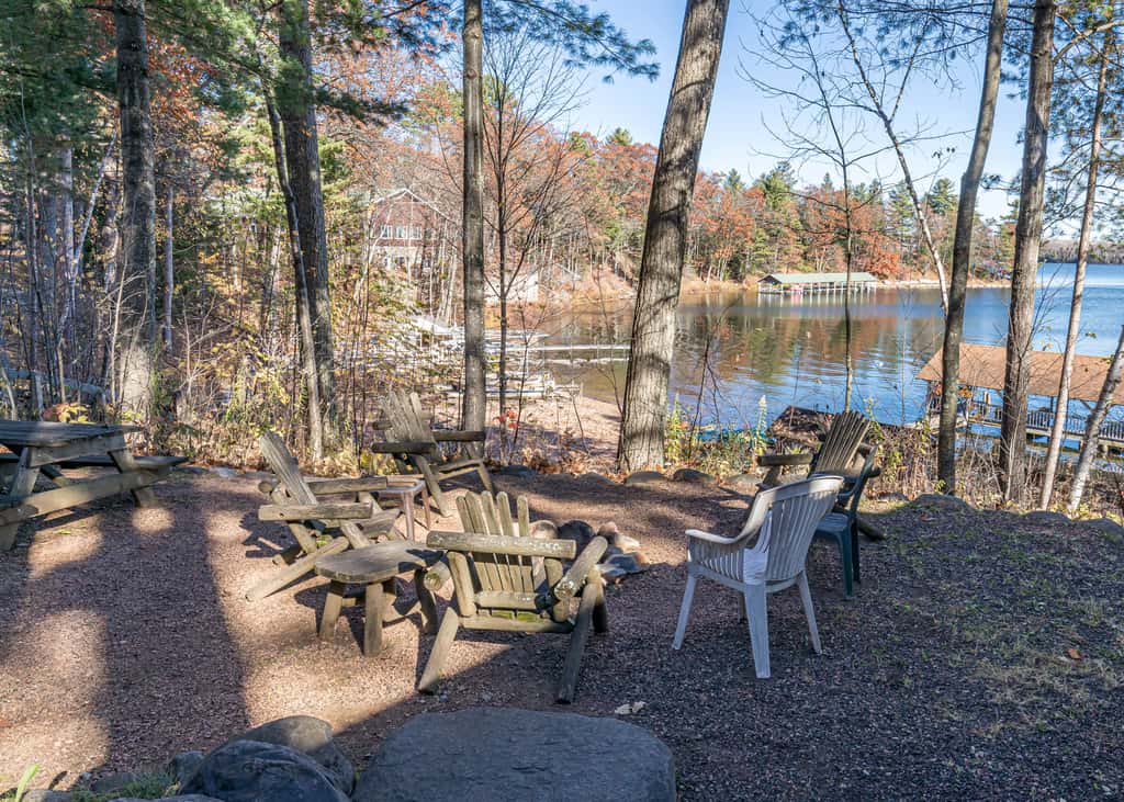 Pinewood Cabin, Resort, Lake, Beach, Kayaks & More