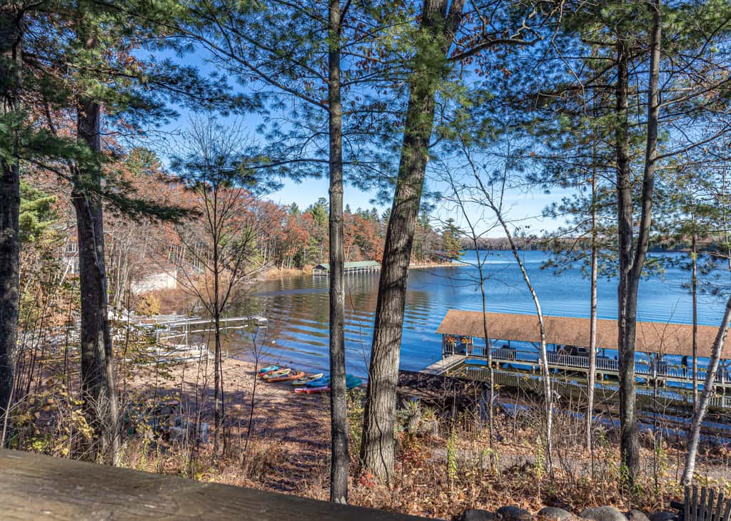 Pinewood Cabin, Resort, Lake, Beach, Kayaks & More