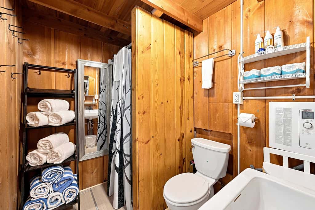 Cozy Lakeside Cabin: Dock, Deck, & Pet Friendly