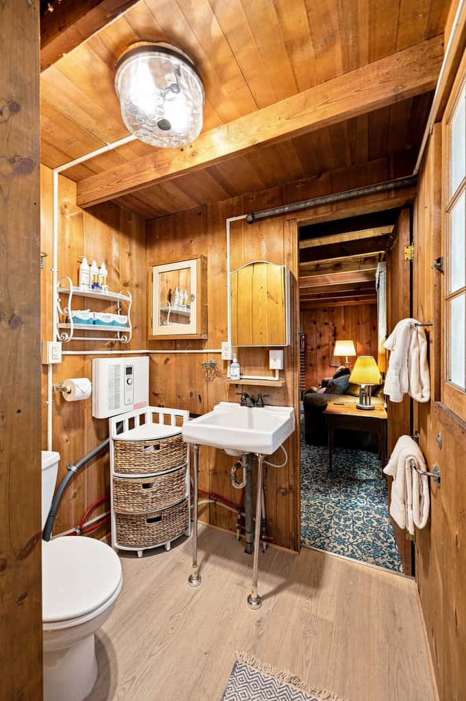Cozy Lakeside Cabin: Dock, Deck, & Pet Friendly