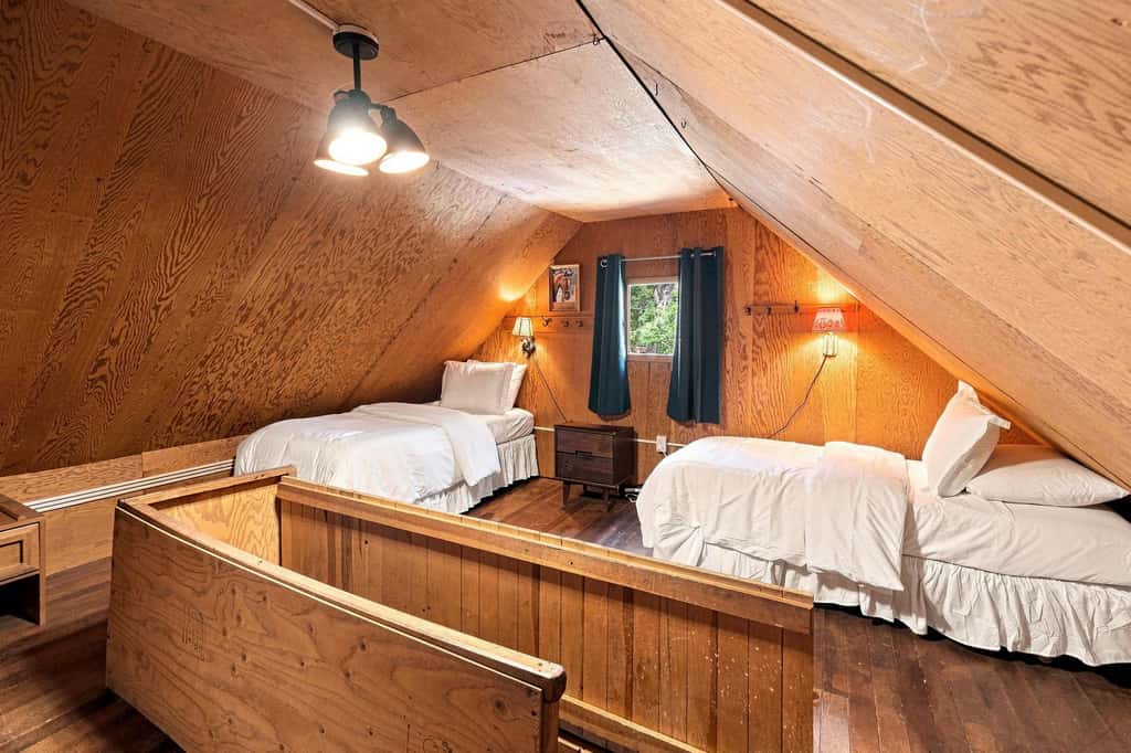 Cozy Lakeside Cabin: Dock, Deck, & Pet Friendly