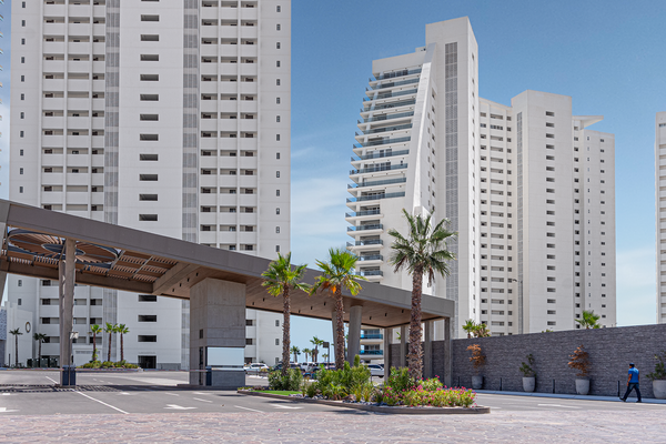 R1005 Encantame Soleil Elegant Oceanfront 2BR Retreat