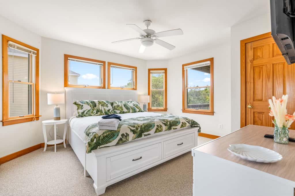 Sojourn 6BD Semi Oceanfront, Pool, Hot Tub, Views
