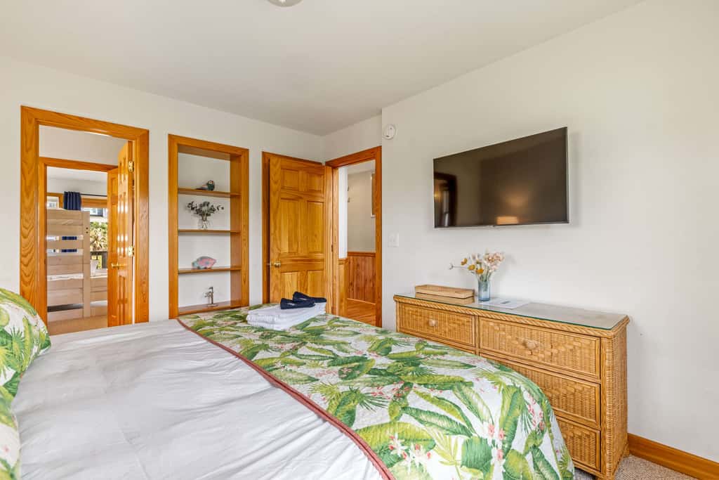 Sojourn 6BD Semi Oceanfront, Pool, Hot Tub, Views