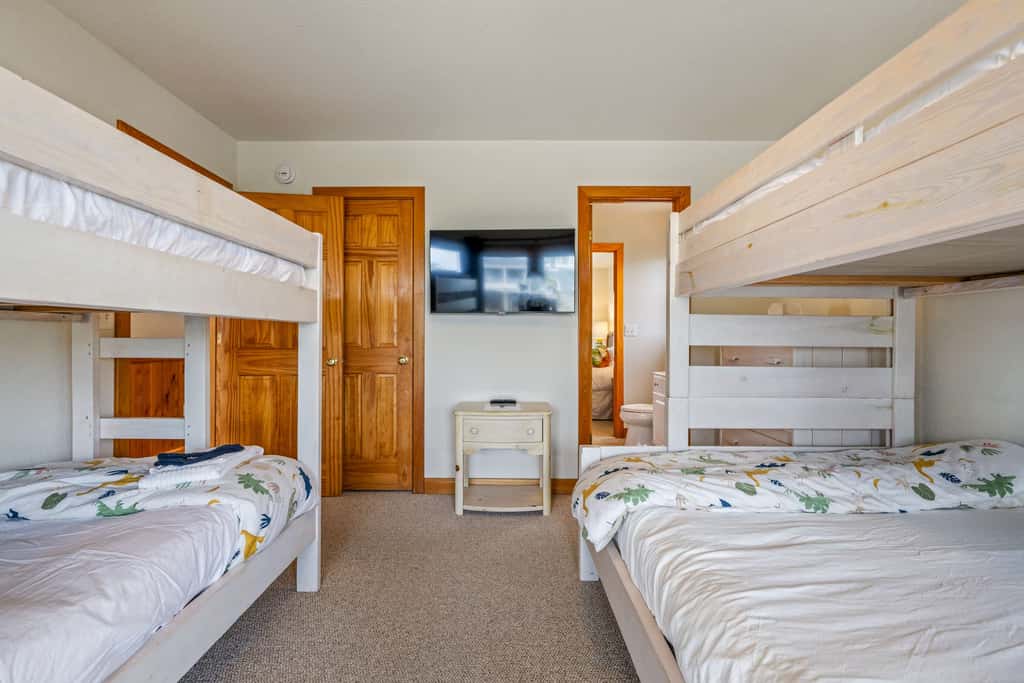 Sojourn 6BD Semi Oceanfront, Pool, Hot Tub, Views