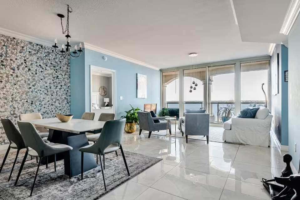 Ocean Front Condo with Pools, Sauna, Tennis & Gym