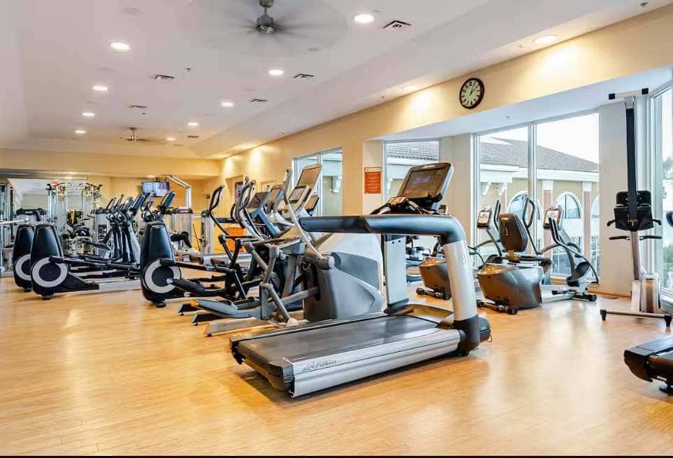 Ocean Front Condo with Pools, Sauna, Tennis & Gym