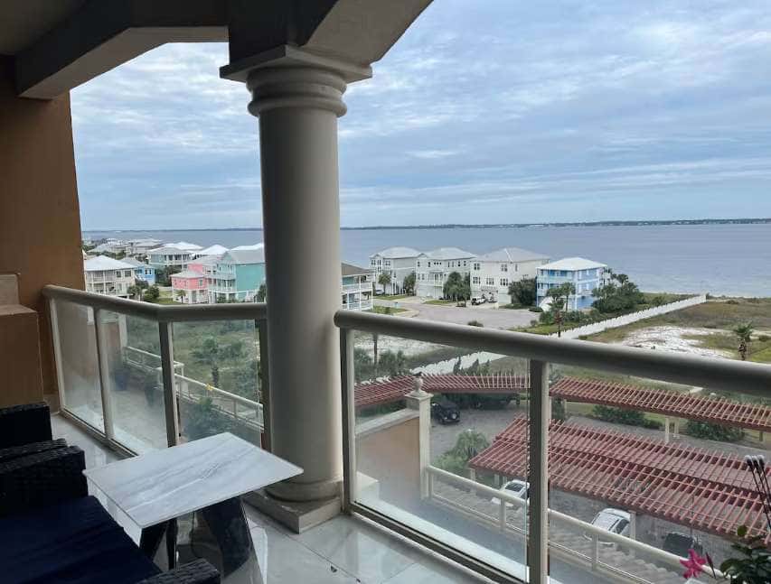 Ocean Front Condo with Pools, Sauna, Tennis & Gym