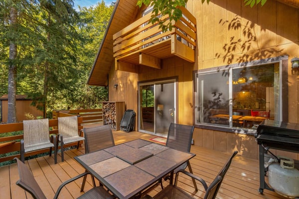 Pinecone Ridge Cabin