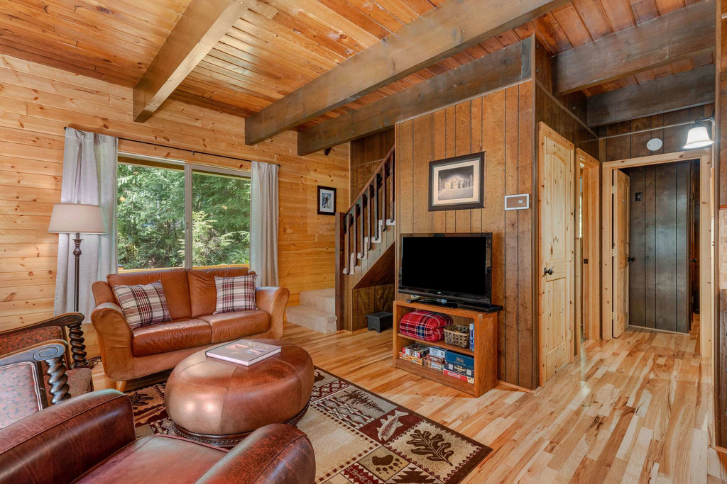 Mt Hood Escape, Big Deck & Forest Views