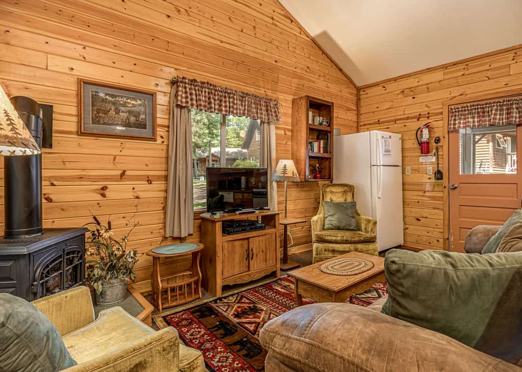 Cedarwood Cabin, resort amenities, Lake, Beach