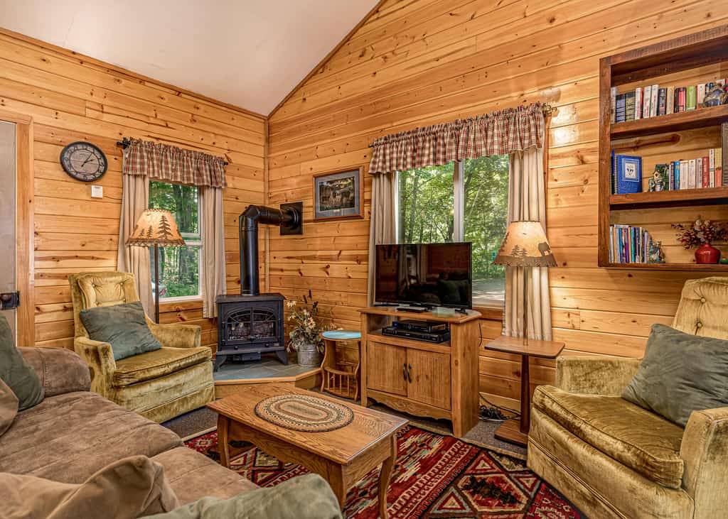 Cedarwood Cabin, resort amenities, Lake, Beach