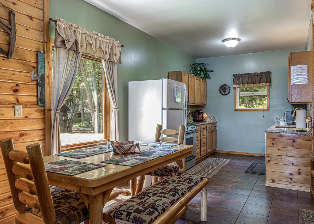 Maplewood Cabin, Resort, Lake, Beach, Kayaks & More