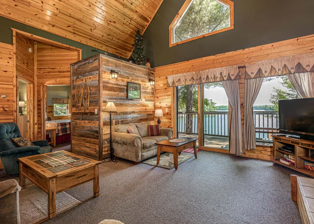Maplewood Cabin, Resort, Lake, Beach, Kayaks & More