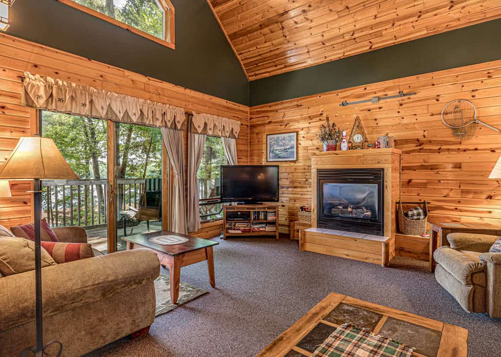 Maplewood Cabin, Resort, Lake, Beach, Kayaks & More