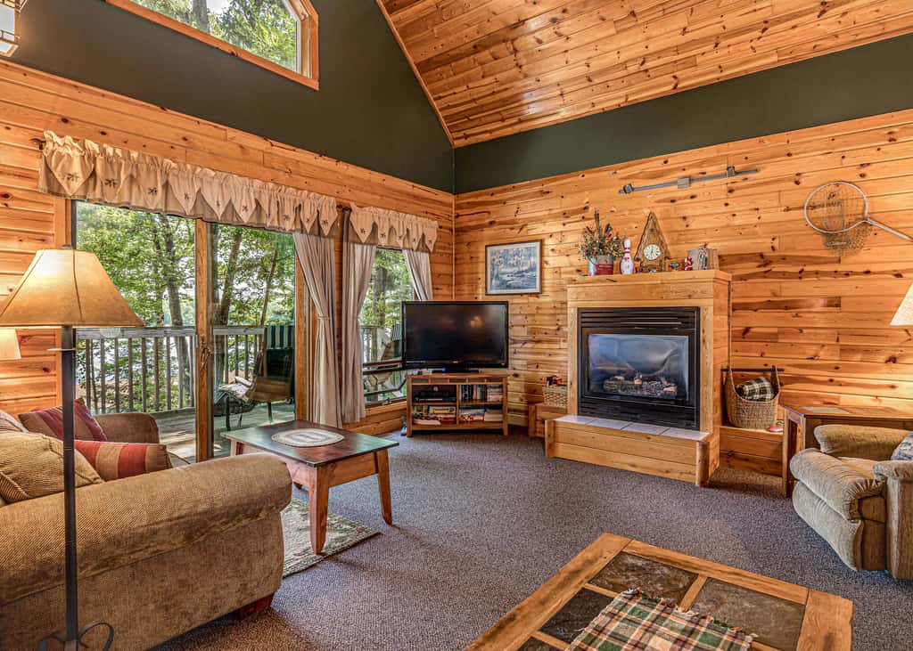 Maplewood Cabin, Resort, Lake, Beach, Kayaks & More