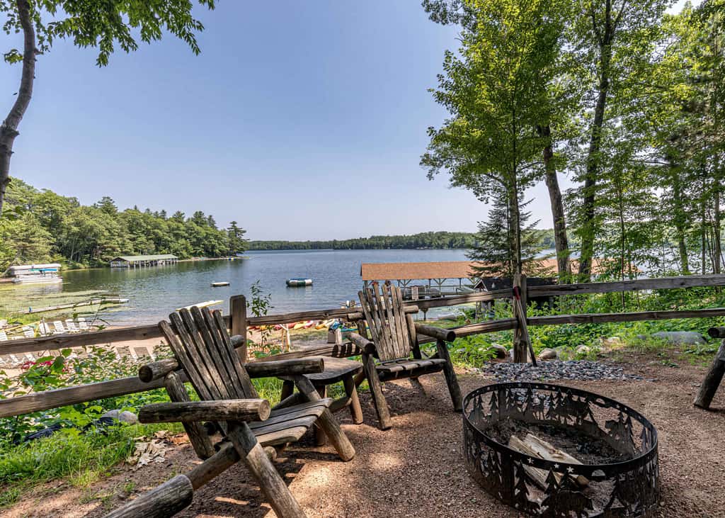 Maplewood Cabin, Resort, Lake, Beach, Kayaks & More