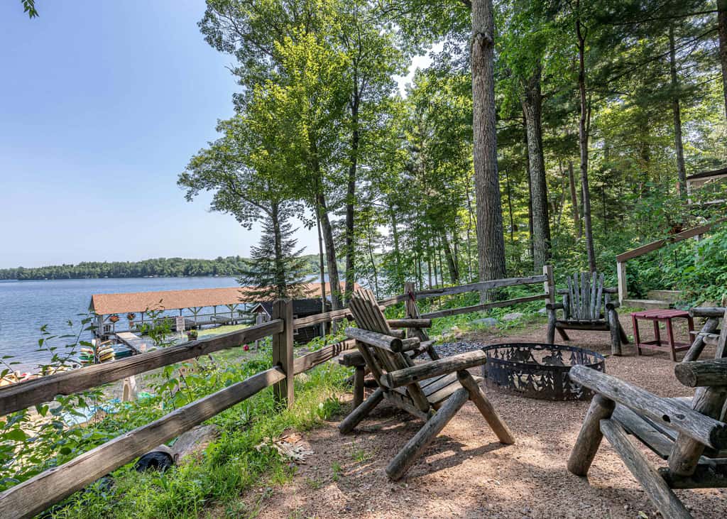 Maplewood Cabin, Resort, Lake, Beach, Kayaks & More
