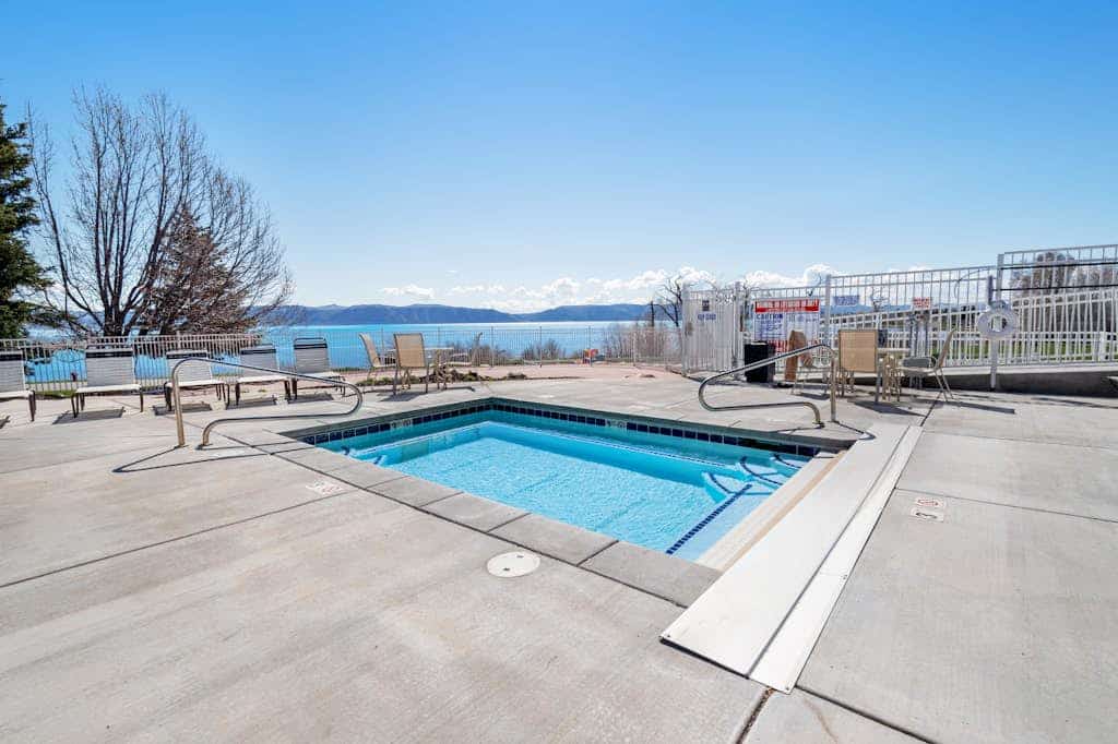 Comfy condo overlooking Bear Lake with pool, hot tub & tennis
