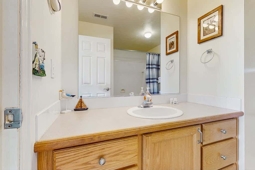 Tennis Court Condo