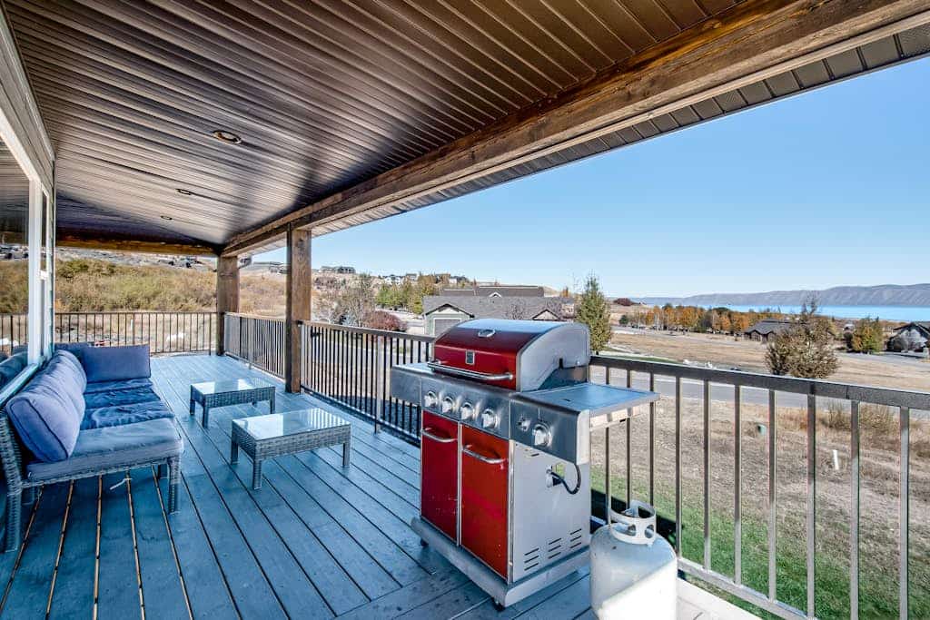 Spacious Bear Lake home w/ access to a shared pool, hot tub, gym & pirate ship?