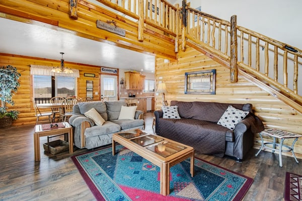 Dog-friendly cabin with lake view & wraparound deck - near golf & Bear Lake