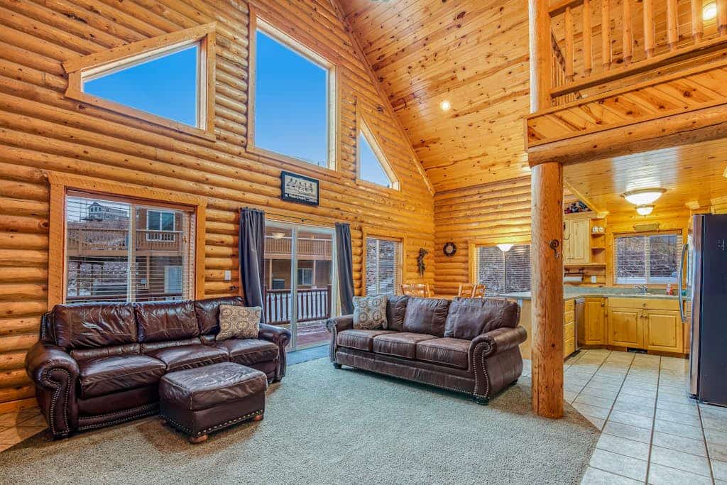 Cabin w/ Scenic Views, W/D, Central AC, WiFi, Deck, Ping-Pong, and Gas Grill
