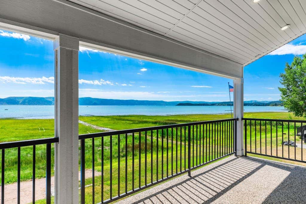 Lakefront Retreat