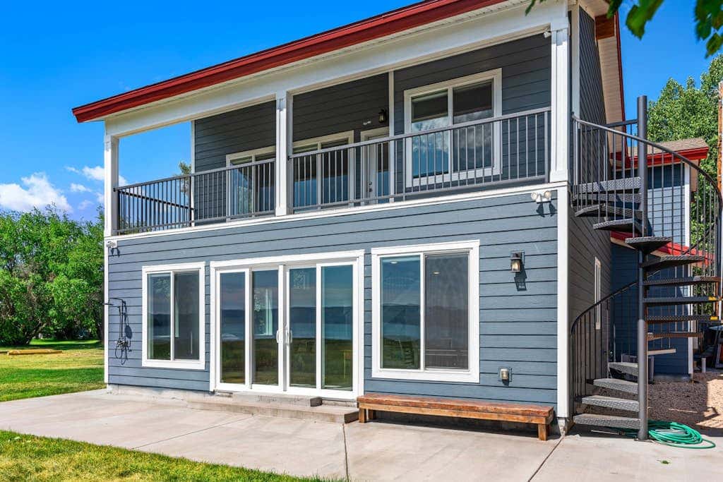Lakefront Retreat
