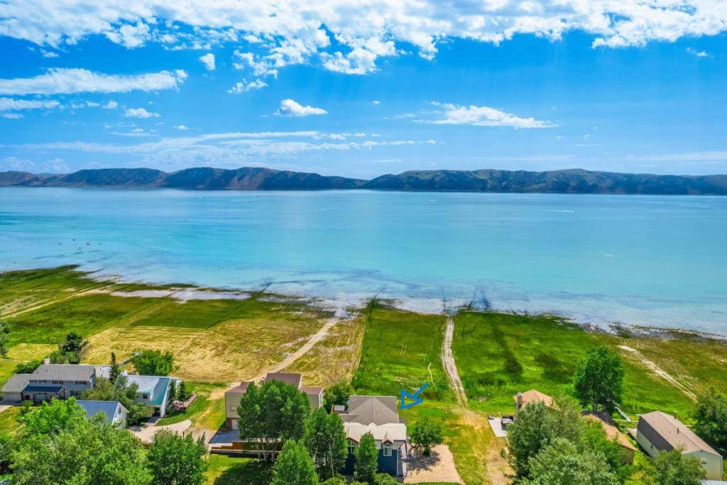 Lakefront Retreat