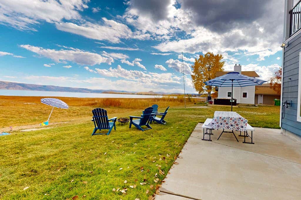 Lakefront Retreat