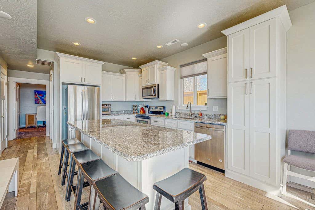 Lakefront Retreat