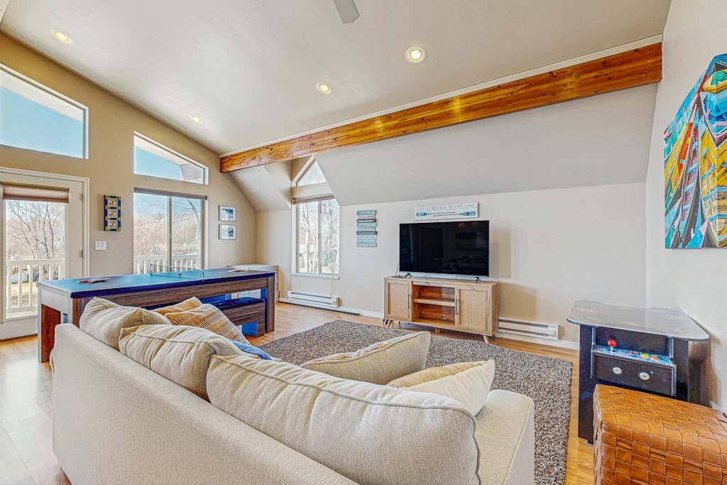 Lakefront Retreat