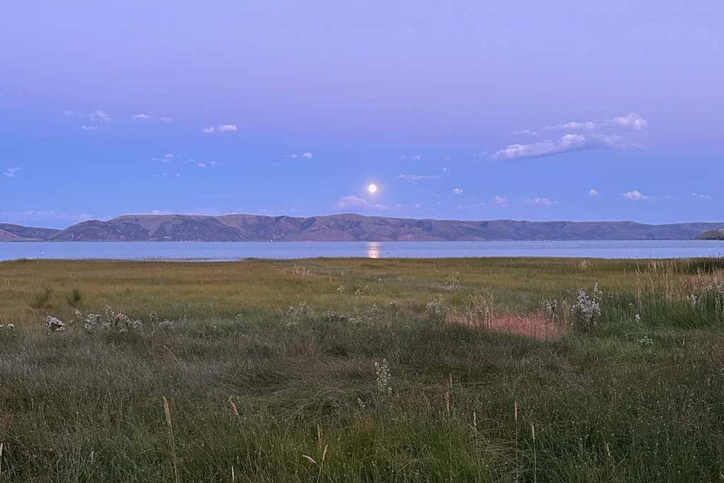 Lakefront Retreat