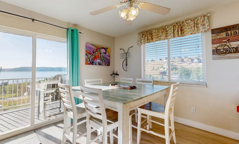 Lake View Townhouse with Shared Hot Tub and Pool, WiFi, and Central AC