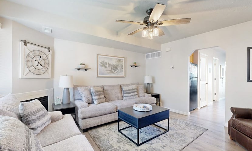 Comfortable lake-view getaway with central AC, WiFi, pool & hot tub