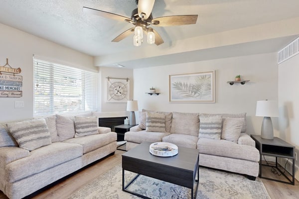 Comfortable lake-view getaway with central AC, WiFi, pool & hot tub
