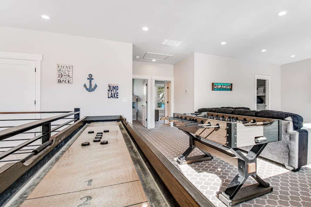 Gorgeous Modern Home w/ Lake Views, WiFi, Central AC, Washer/Dryer, & Fireplace