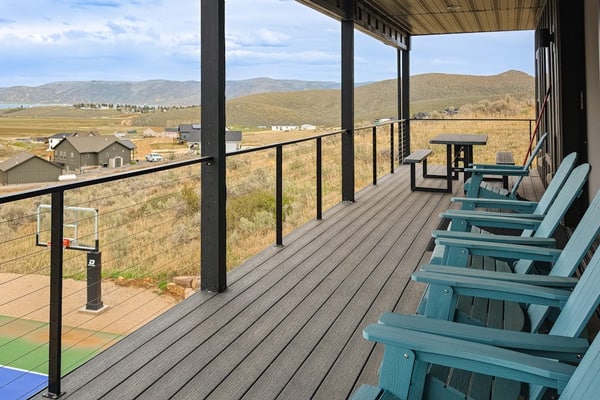 Luxury home w/ private pickleball and basketball courts, WIFI and close to lake