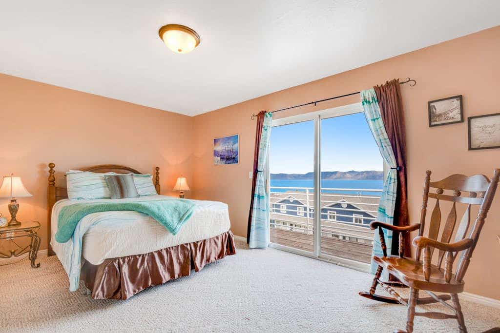 Three-story condo with stunning Bear Lake view, 3 decks, pool & tennis courts