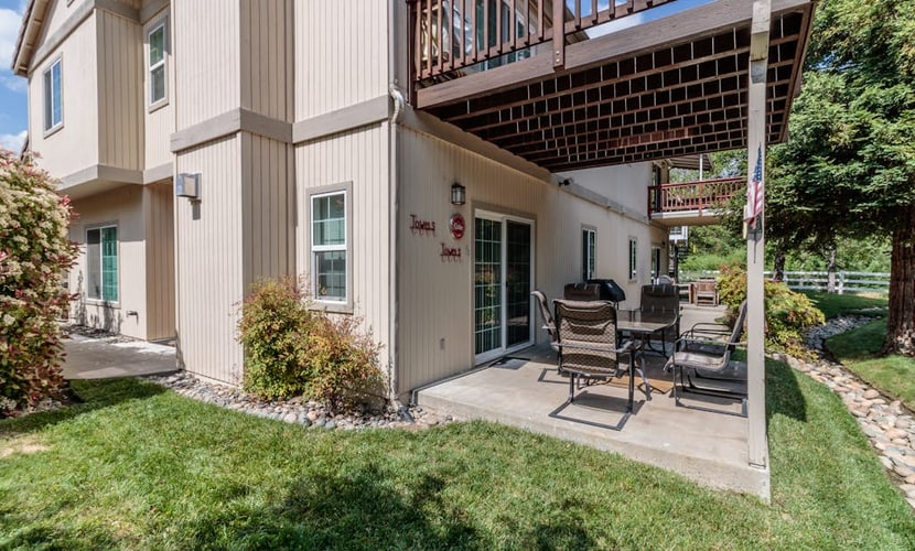 Dog-friendly home w/shared hot tub, spa, pool + WiFi, central AC