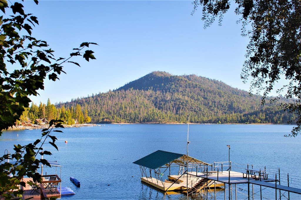 The Lakefront Retreat