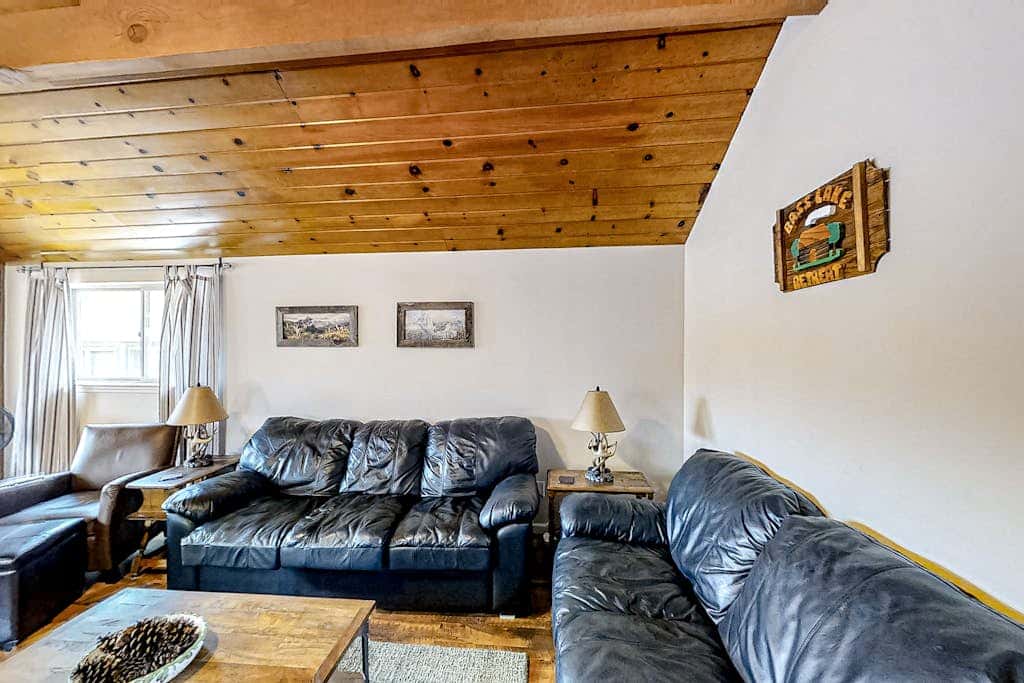 The Lakefront Retreat