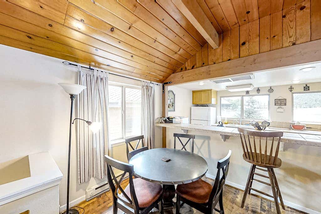 The Lakefront Retreat