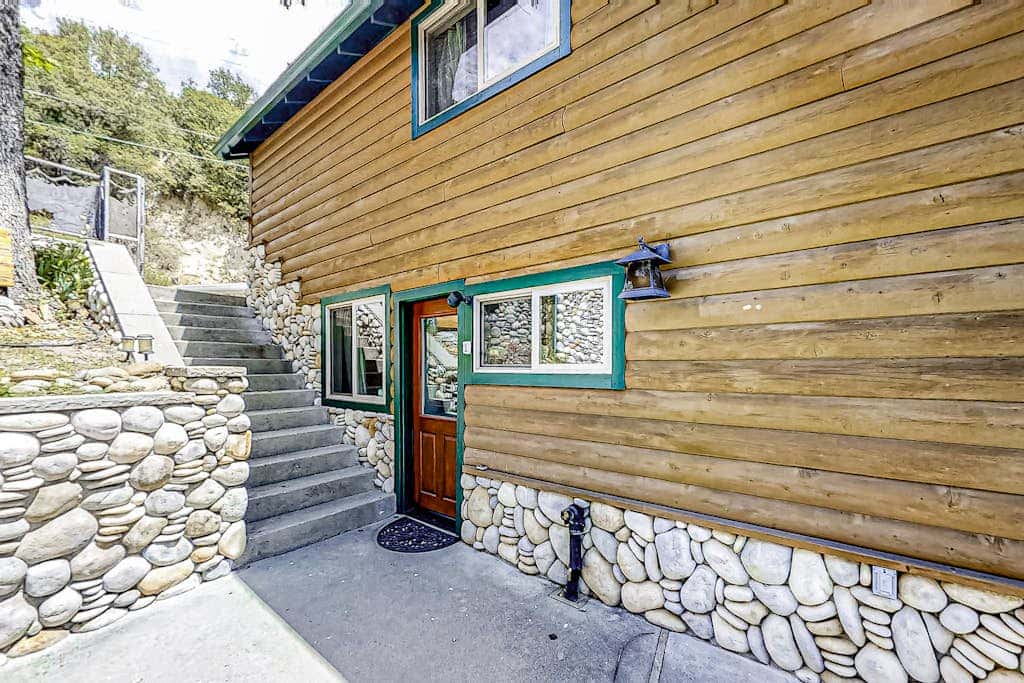 The Lakefront Retreat