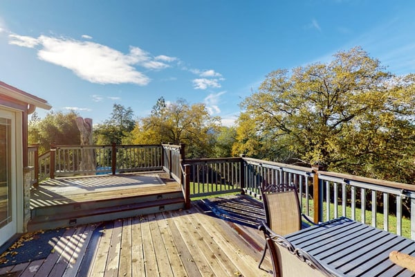 Beautiful Mountain Home Near Yosemite and Bass Lake w/Free WiFi, Deck