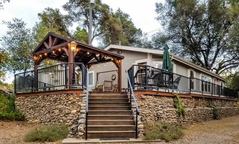 Dog-friendly home nearby lake with deck, central AC, & washer/dryer