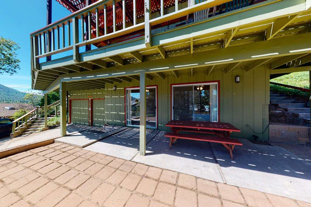 Lakeview home with boat slip on private marina dock plus washer/dryer & WiFi