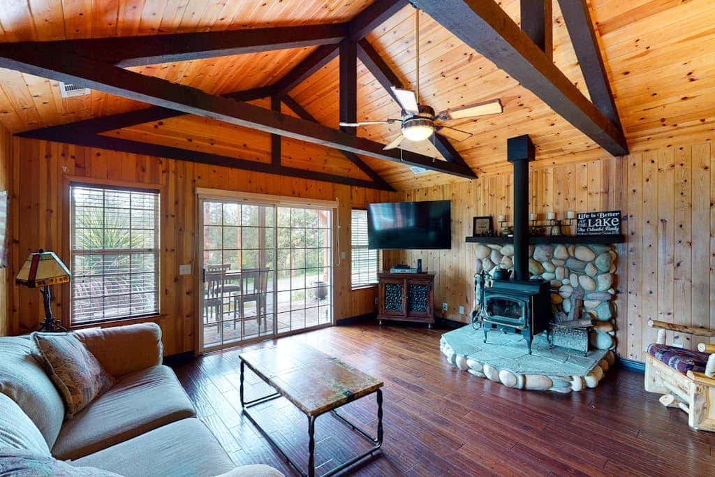 Calandri Lakeview House